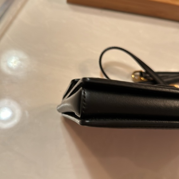 Salvatore Ferragamo bag. - Picture 4 of 9